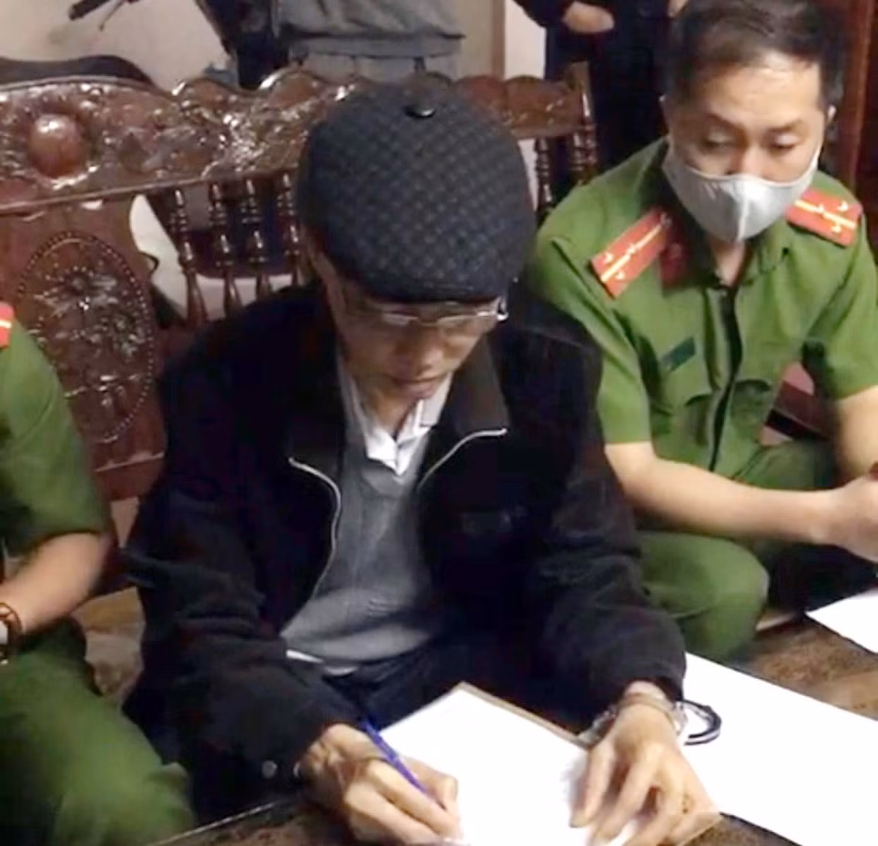 Bắt cụ ông nhiều lần hiếp dâm thiếu nữ dẫn đến có thai ảnh 1
