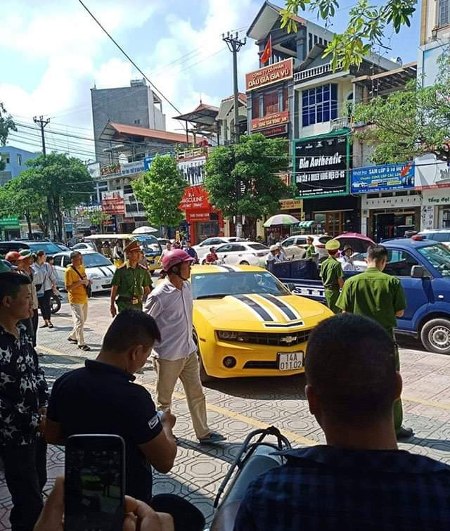 CSGT dùng súng đập vỡ kính, truy đuổi 'xe đua' như phim hành động ảnh 1