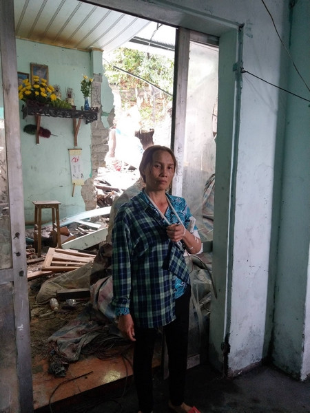 Lời kể nhân chứng thoát chết trong đêm đá khổng lồ rơi trúng nhà dân ảnh 4