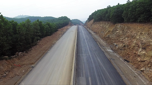 Tận thấy những 'công trình giao thông tỷ đô' ở Quảng Ninh ảnh 4