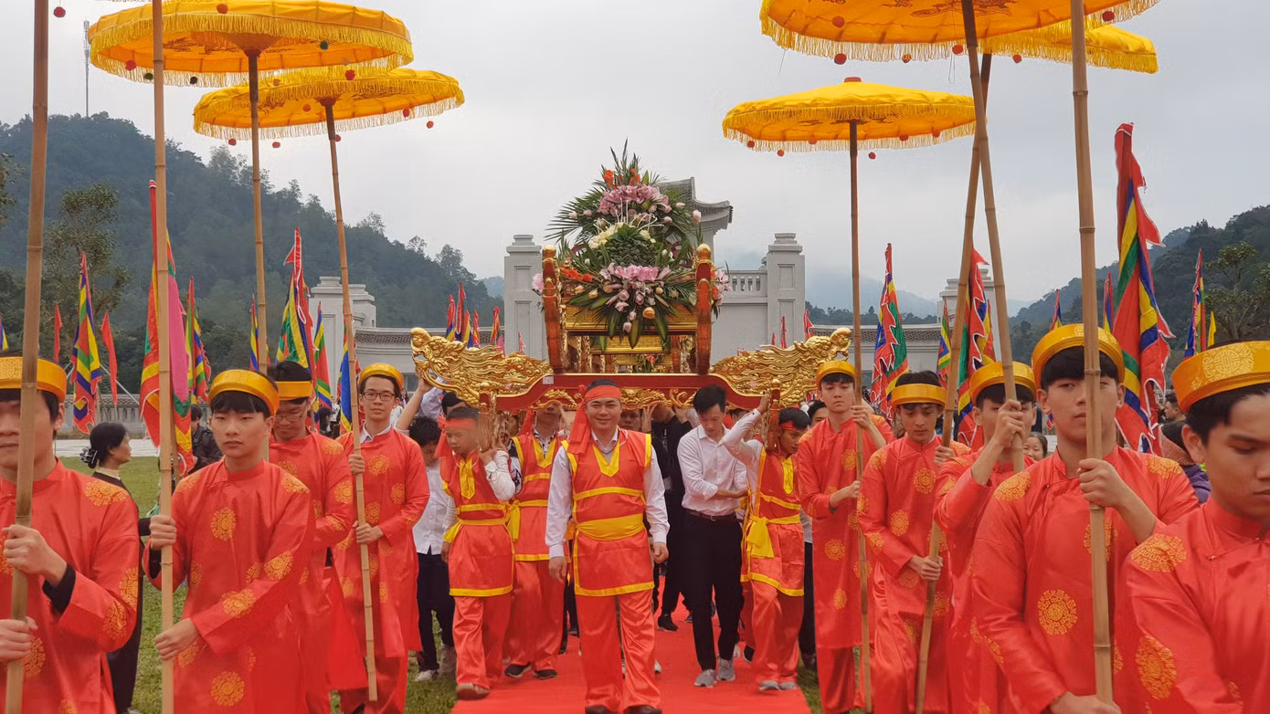 Quảng Ninh dừng tổ chức các lễ hội lớn để chống dịch corona ảnh 2