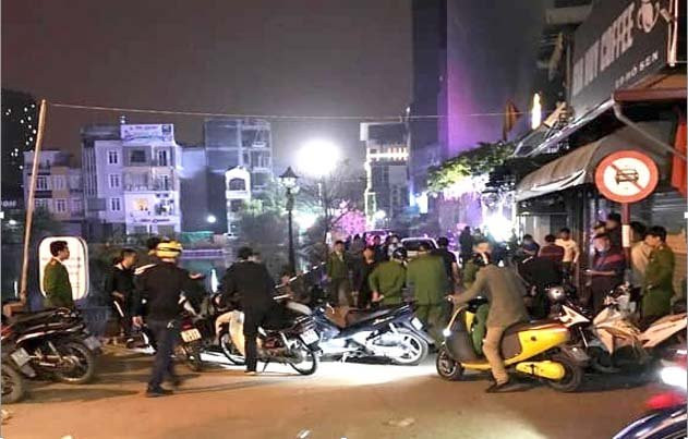 Hai nhóm thanh niên đất Cảng dùng dao, súng hỗn chiến trong đêm ảnh 1