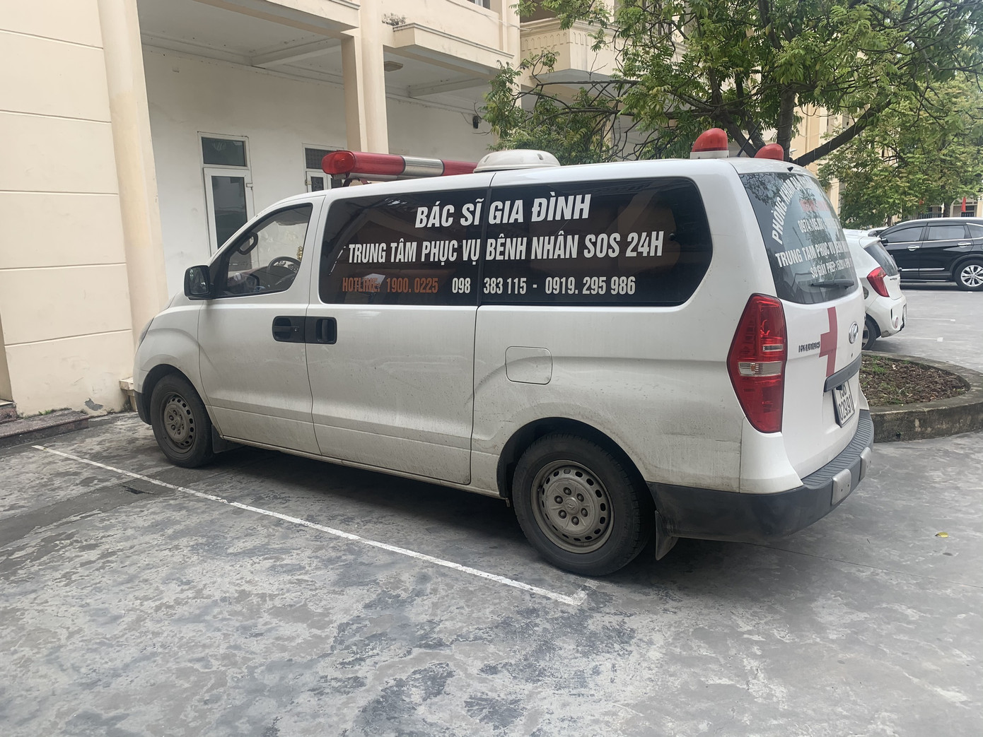 Làm rõ vụ sản xuất khẩu trang trái phép, thuê xe cứu thương chở đi tiêu thụ ảnh 2