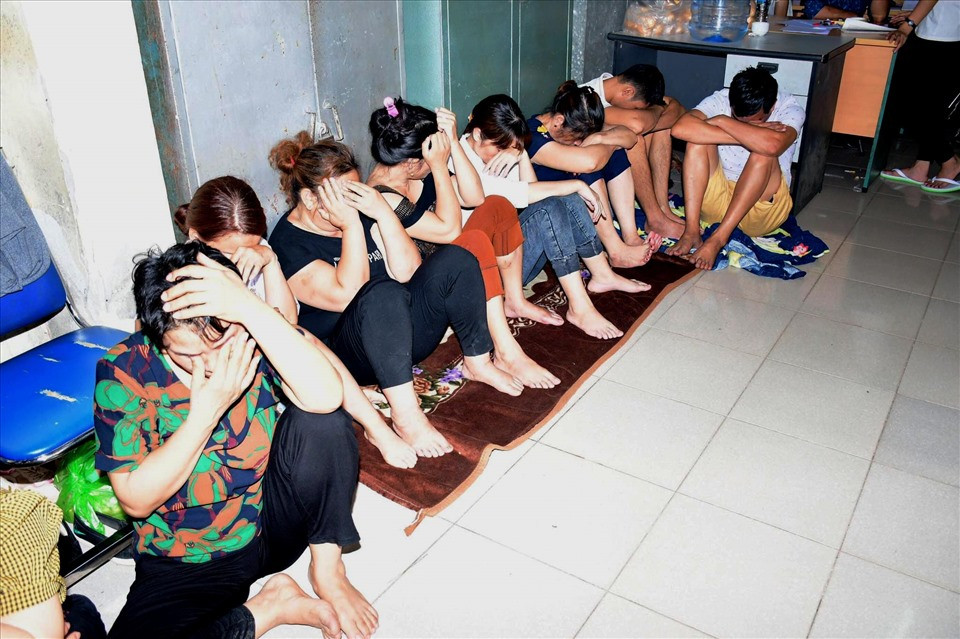 Đột kích sới bạc liên tỉnh, bắt 40 con bạc đang say sưa sát phạt ảnh 3