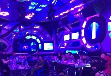 Chọn quán karaoke làm 'bãi đáp', hàng chục 'dân bay' bị tạm giữ ảnh 2