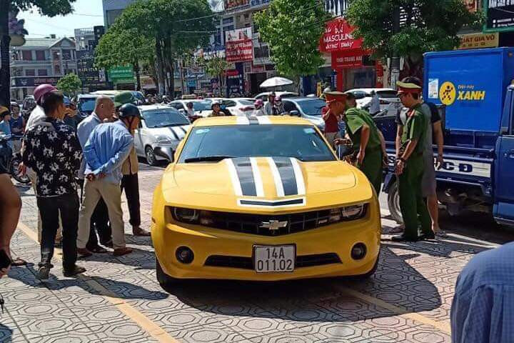 Lộ danh tính tài xế lái ô tô bỏ chạy khi bị CSGT dùng súng AK đập vỡ kính ảnh 1