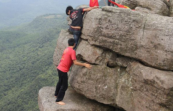 Tận thấy 'thánh địa sống ảo' nguy hiểm bậc nhất Việt Nam ảnh 5