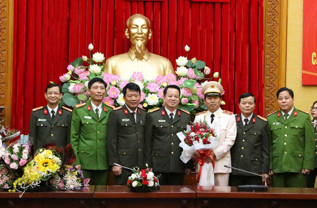 Giám đốc Công an Hải Phòng nhận quyết định thăng cấp bậc hàm Thiếu tướng ảnh 1