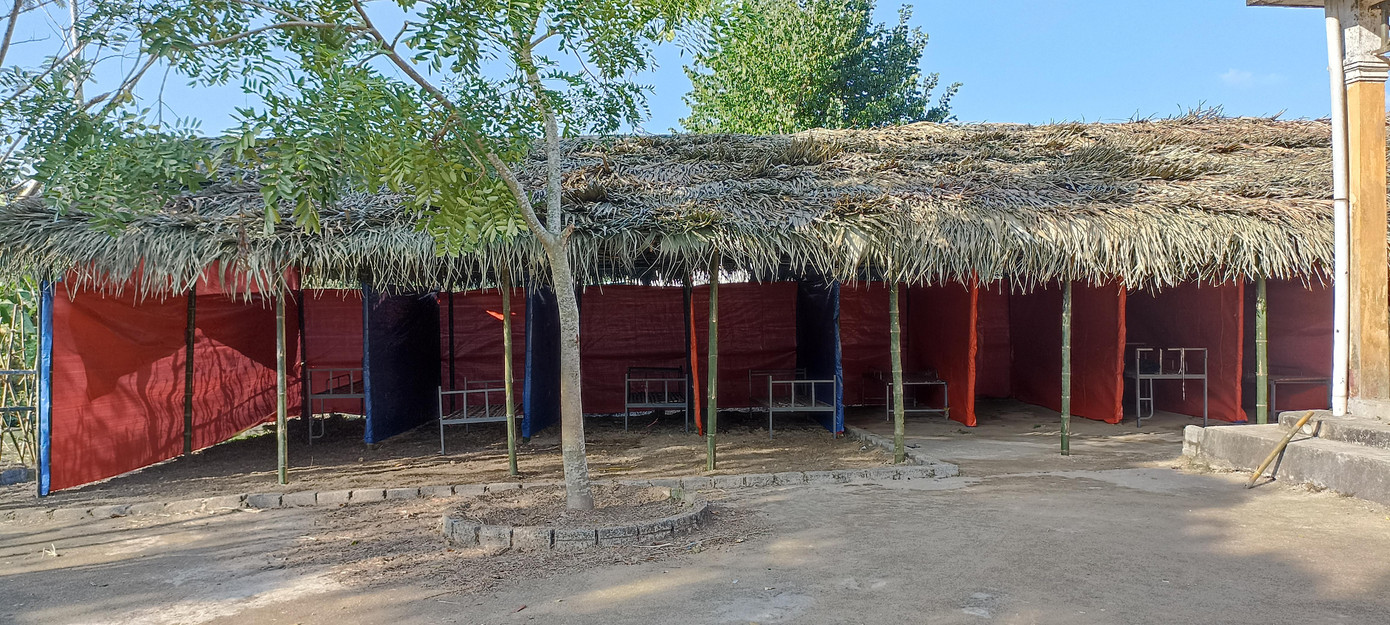 Lều, lán được chính quyền, nhân dân dựng lên Lều, lán được chính quyền, nhân dân dựng lên