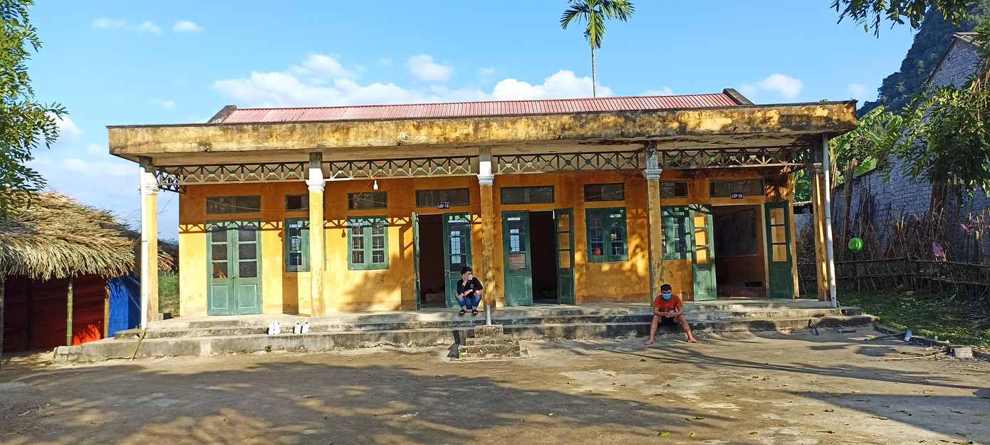 Ngoài dựng lều, lán, chính quyền địa phương lựa chọn nhà văn hóa để thực hiện cách ly. Ngoài dựng lều, lán, chính quyền địa phương lựa chọn nhà văn hóa để thực hiện cách ly.