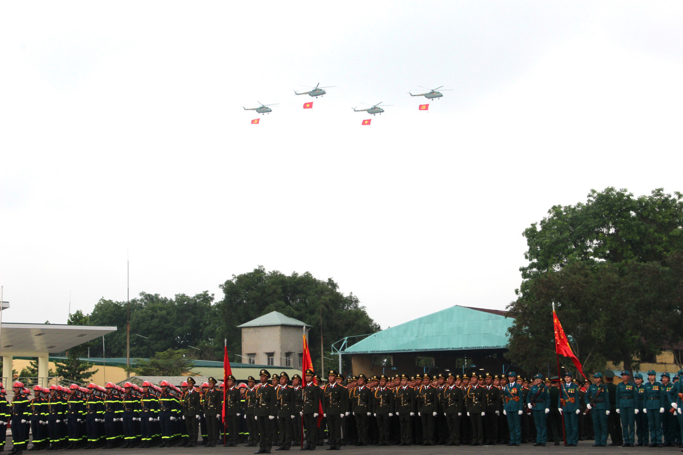 Khối đứng của các lực lượng vũ trang.