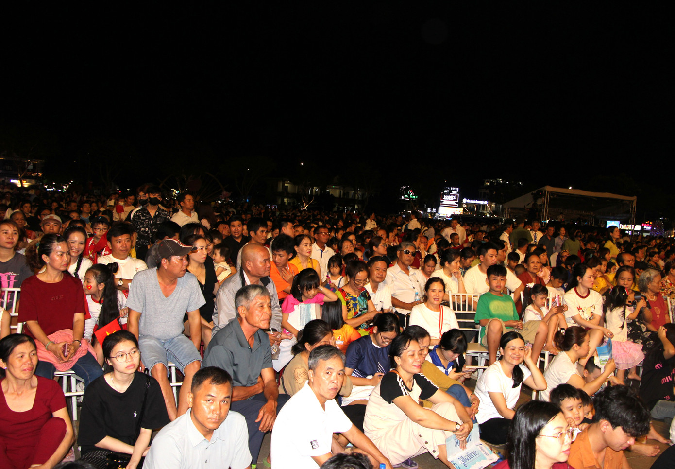 Rất đông người dân tại TP Bà Rịa đến dự sự kiện