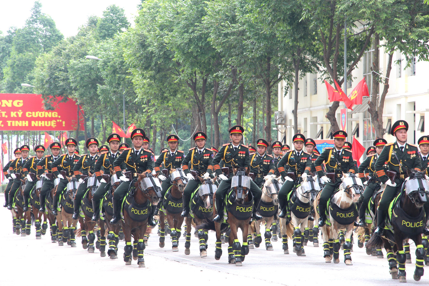 Khối Cảnh sát cơ động kỵ binh.