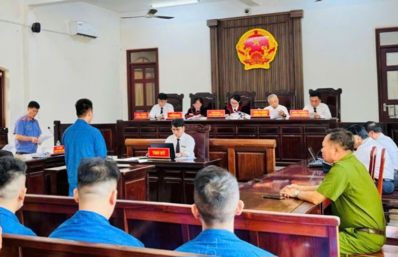 Phiên tòa xét xử bị cáo Danh Sơn