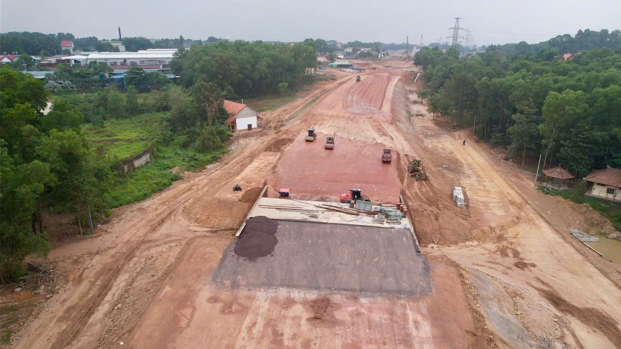 Lu lèn nền đường dự án cao tốc Biên Hòa - Vũng Tàu
