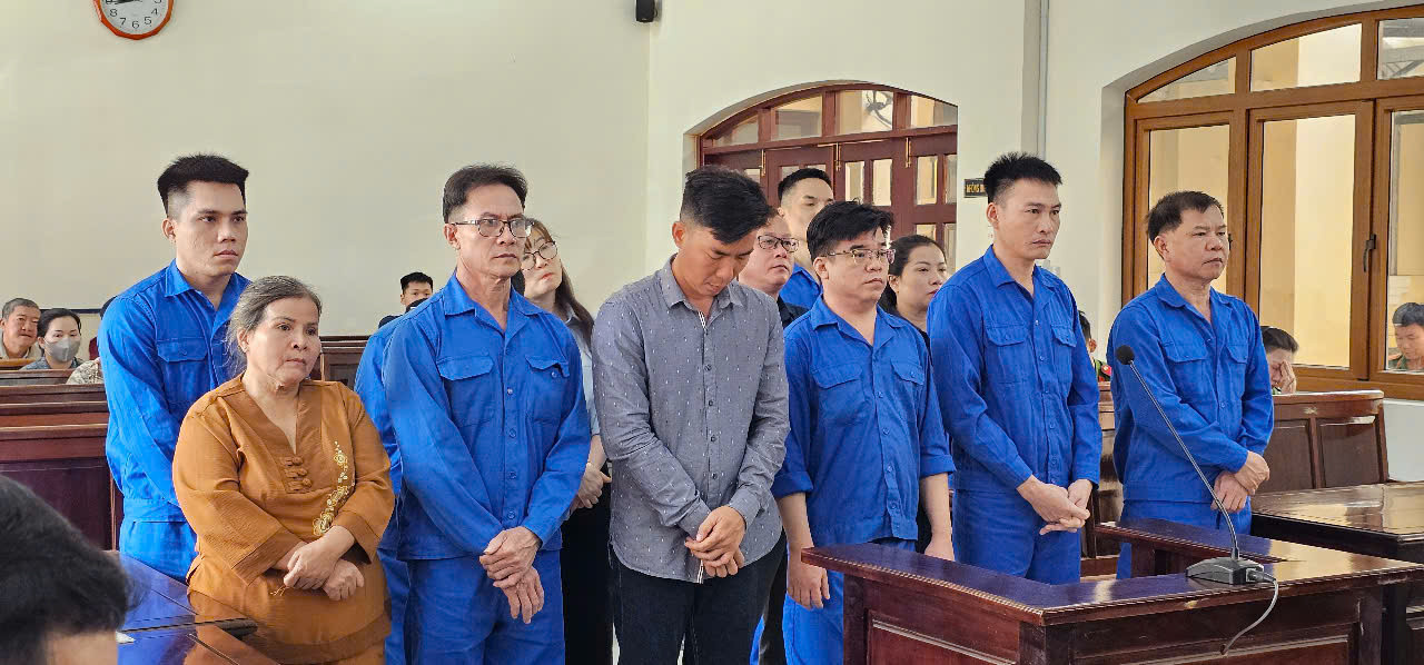 Các bị cáo tại phiên tòa Các bị cáo tại phiên tòa