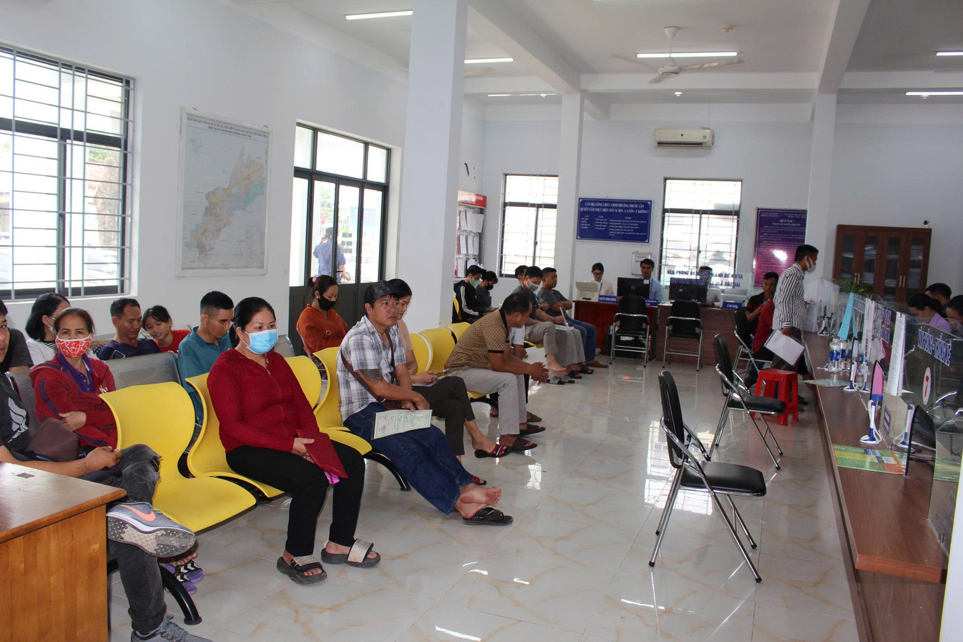 Song song với vận hành thử nghiệm bộ máy phường Phước Tân mới, thì Phước Tân hiện nay vẫn hoạt động tiếp dân, giải quyết thủ tục hành chính bình thường Song song với vận hành thử nghiệm bộ máy phường Phước Tân mới, thì Phước Tân hiện nay vẫn hoạt động tiếp dân, giải quyết thủ tục hành chính bình thường