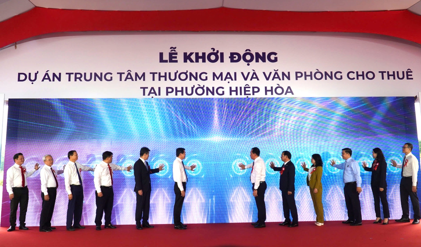 Lãnh đạo tỉnh Đồng Nai và nhà đầu tư thực hiện khởi động dự án