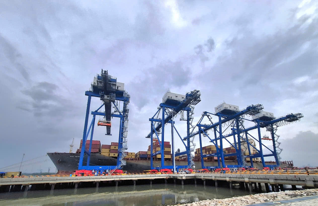 Cảng Phước An đã đi vào hoạt động. Cảng Phước An đã đi vào hoạt động.