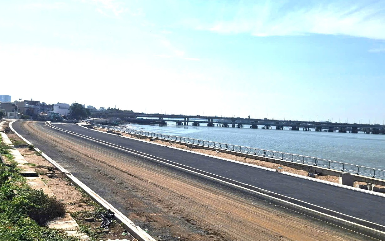 Đường ven sông Đồng Nai đoạn qua TP Biên Hòa đang được xây dựng Đường ven sông Đồng Nai đoạn qua TP Biên Hòa đang được xây dựng
