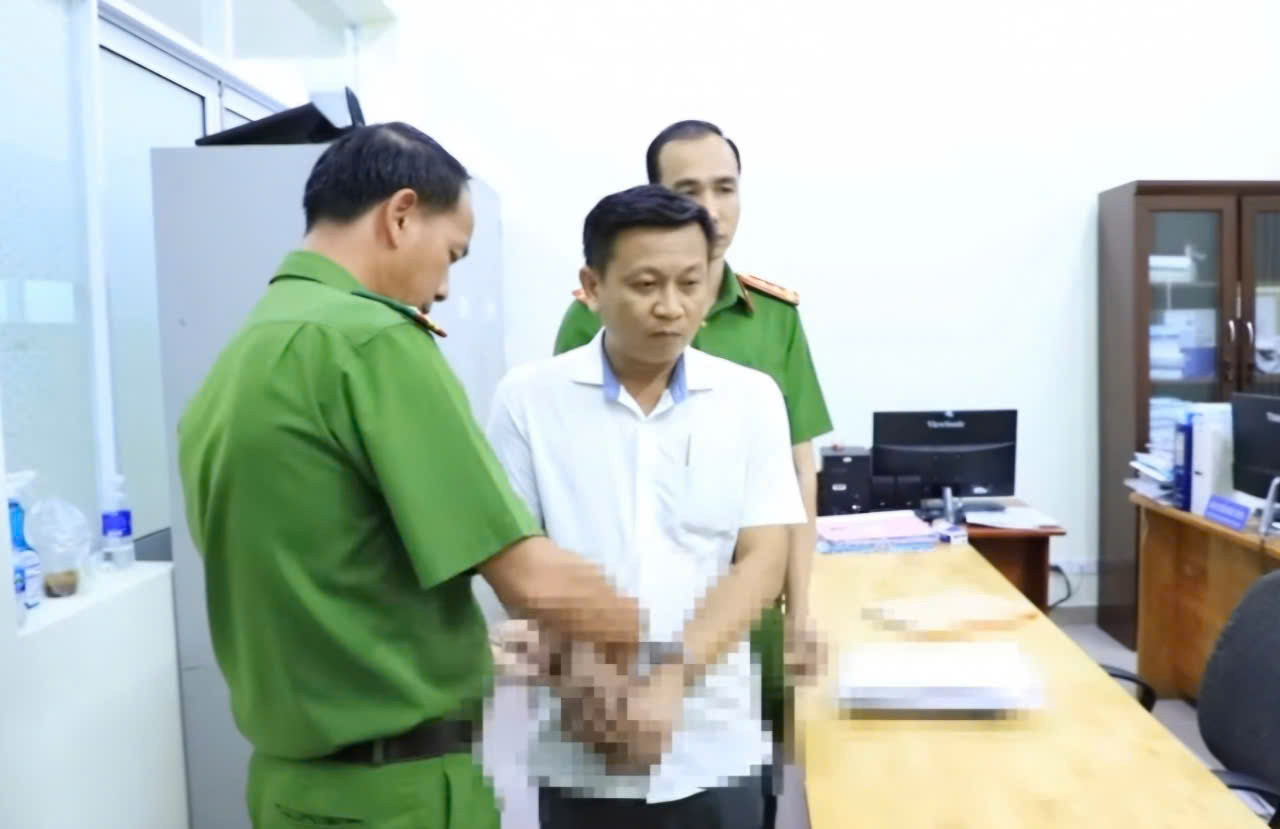 Cơ quan điều tra thực hiện lệnh bắt tạm giam bị can Nguyễn Hiếu Cường