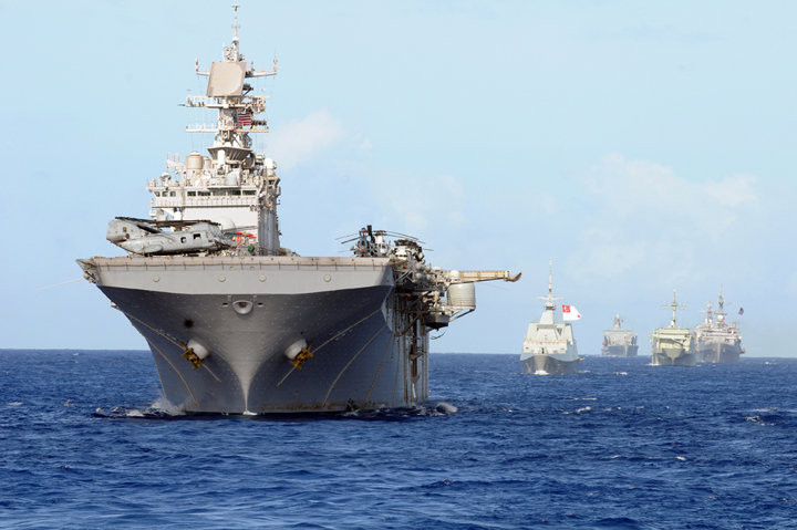 Tàu sân bay nguyên tử USS George Washington . Tàu sân bay nguyên tử USS George Washington
