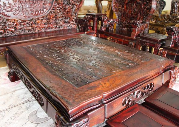 Đại gia Hà Nội 'tậu' bộ bàn ghế gỗ trắc nặng gần 10 tấn ảnh 3