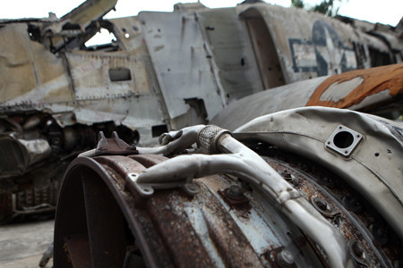 Xác một chiếc tiêm kích Con ma F-4 bị bắn rơi ở Thanh Hóa, được trưng bày tại Bảo tàng Phòng không - Không quân. Nhiều xác máy bay được tái chế thành các vật dụng, phục vụ cho cuộc sống thường ngày của người dân, trong bối cảnh thời chiến, vấn đề cung ứng đồ dùng nhu yếu phẩm khó khăn. Có thể gọi đây là 