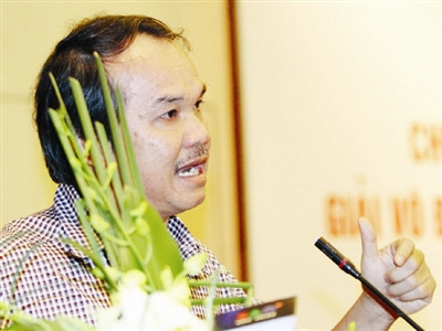 Cầu thủ Việt hết 