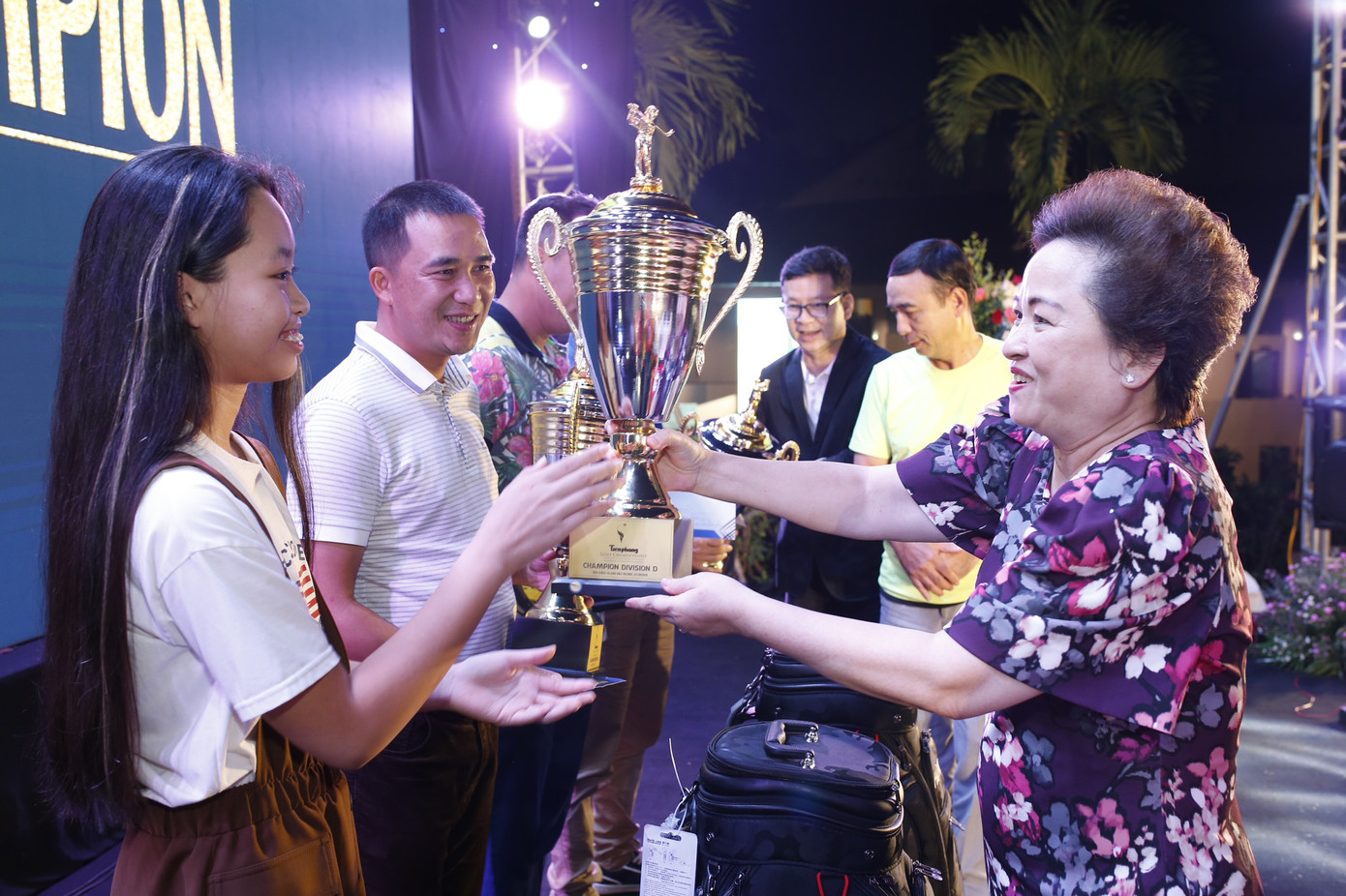 Golfer 17 tuổi Nguyễn Nhất Long vô địch Tiền Phong Golf Championship 2020 ảnh 4