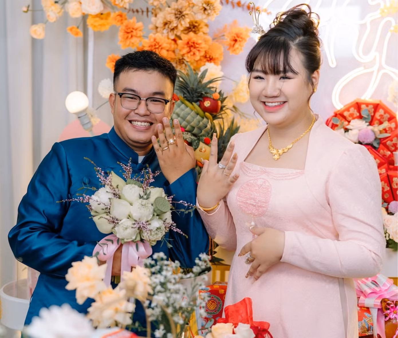 Họ kết hôn sau 5 tháng tìm hiểu