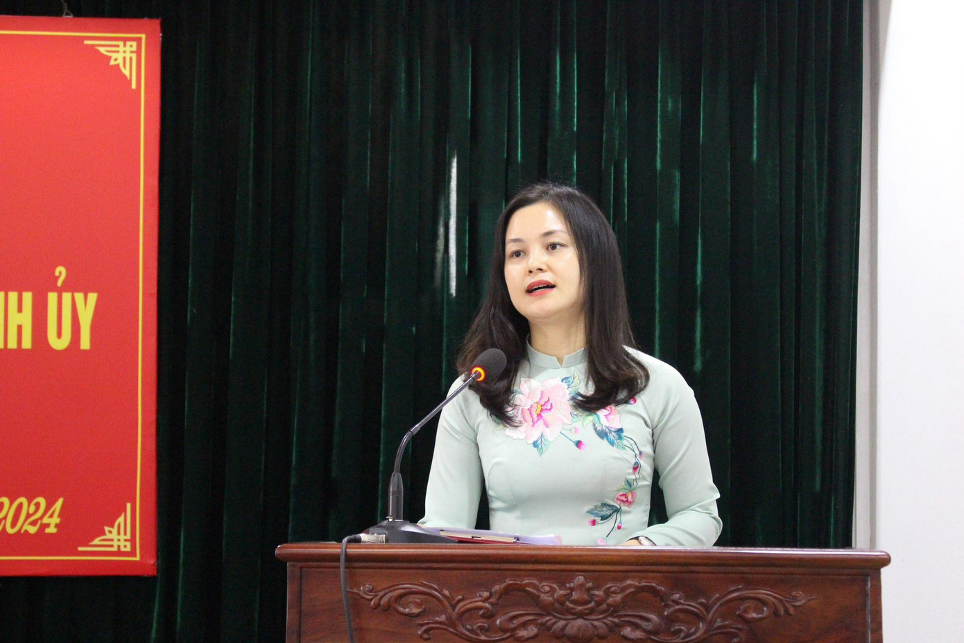 Chị Đinh Thị Anh Thư phát biểu nhận nhiệm vụ.