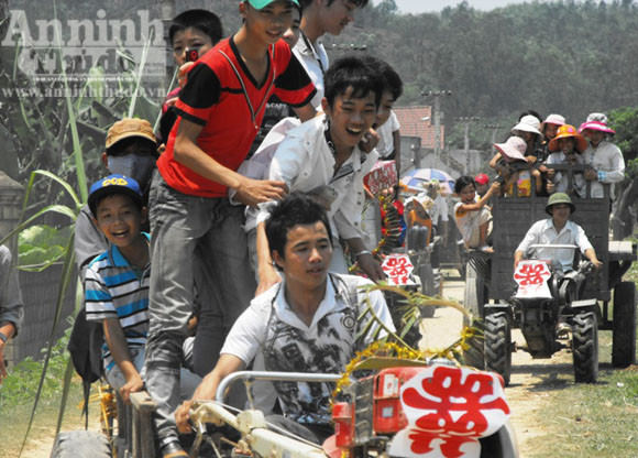 Chuyến rước dâu ấn tượng với tất cả mọi người 