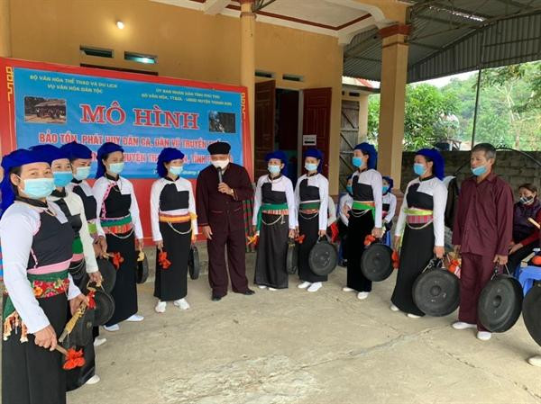 Hỗ trợ các CLB bảo tồn, phát huy giá trị dân ca, dân vũ, dân nhạc của các dân tộc thiểu số Hỗ trợ các CLB bảo tồn, phát huy giá trị dân ca, dân vũ, dân nhạc của các dân tộc thiểu số