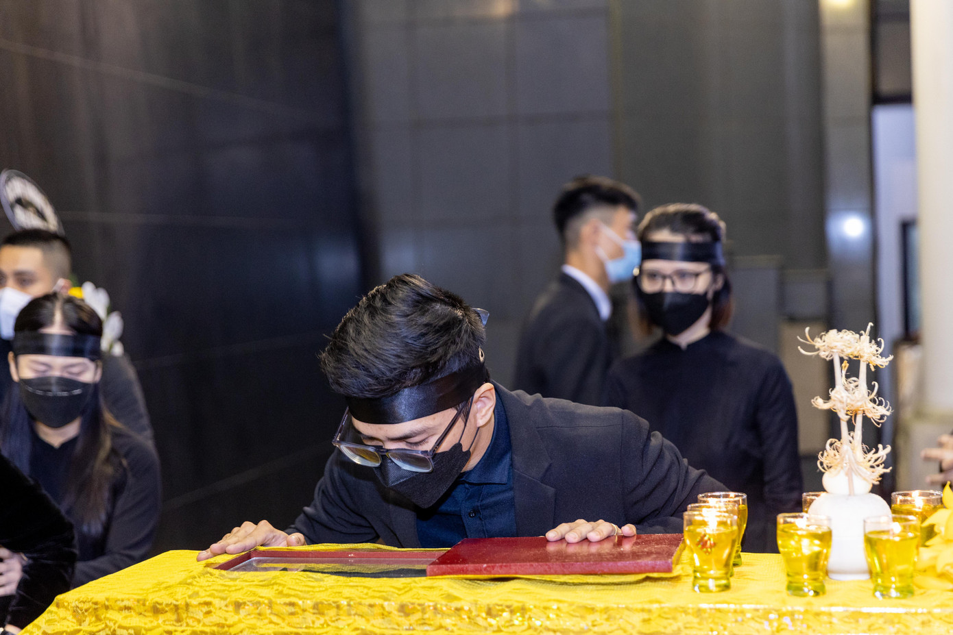 Con trai thương nhớ bố.