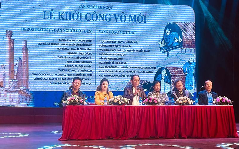 Chuẩn bị cho hai vở diễn ra mắt vào dịp Tết.