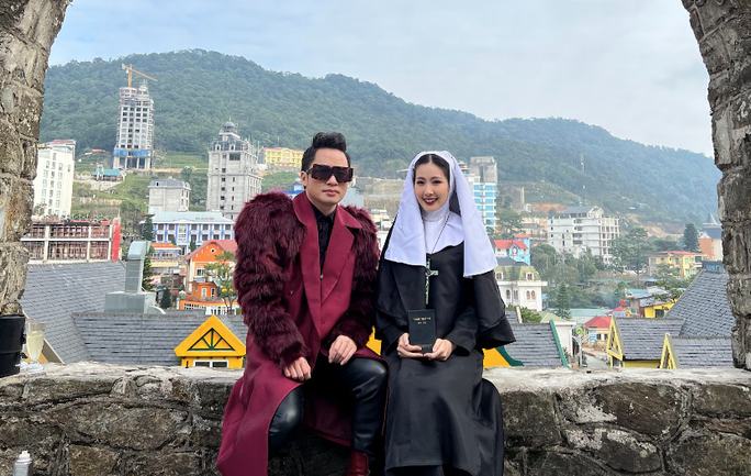 Tùng Dương ra MV tri ân Xơ Thảo Linh-người ra đi vì COVID-19 với câu chuyện xúc động. Tùng Dương ra MV tri ân Xơ Thảo Linh-người ra đi vì COVID-19 với câu chuyện xúc động.