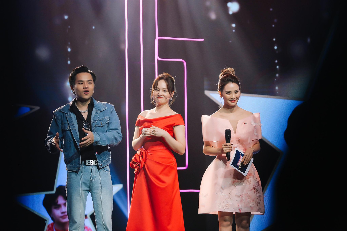 Diễn viên Lan Phương là một trong ba huấn luyện viên của &quot;Đường tới cầu vồng&quot;.