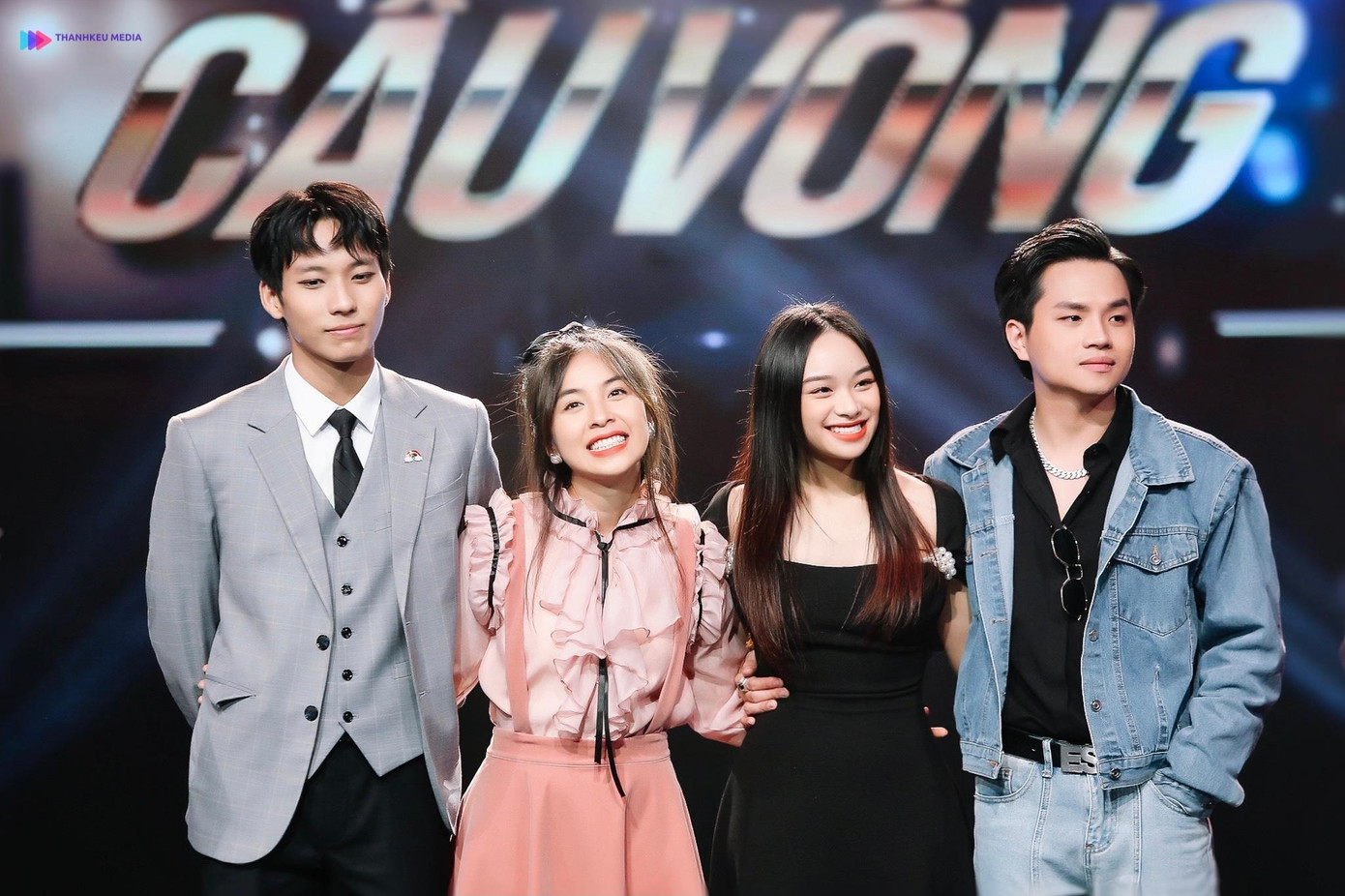 Bốn ứng viên trong tập chung kết "Đường tới cầu vồng". Bốn ứng viên trong tập chung kết "Đường tới cầu vồng".