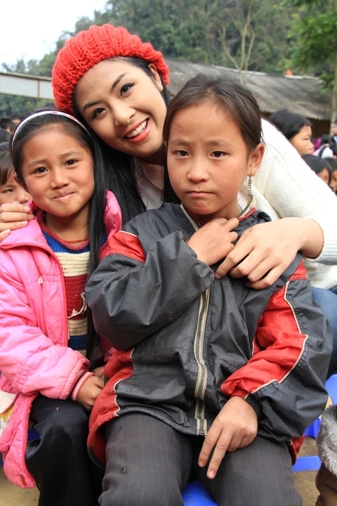 Cùng chụp ảnh kỷ niệm. Ảnh: Trường Phong