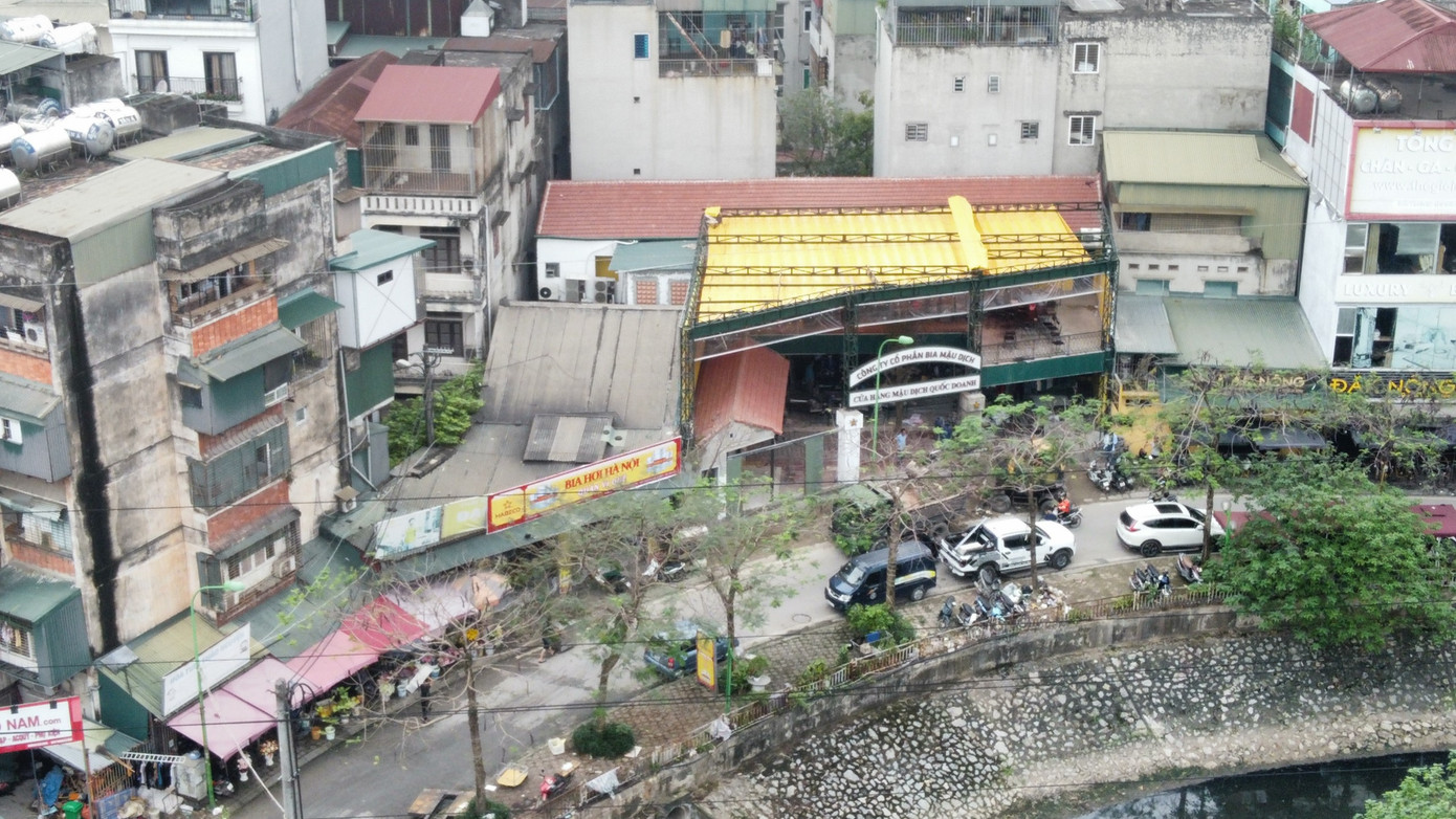 Trao đổi với Tiền Phong, lãnh đạo UBND phường Giáp Bát cho biết công trình này được chấp thuận cải tạo, sửa chữa nguyên trạng.