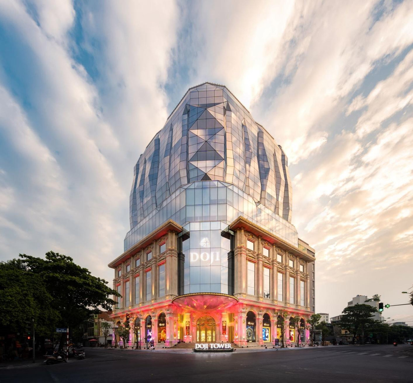 DOJI Tower – Trụ sở, cũng là Flagship store về trang sức đầu tiên tại Việt Nam.