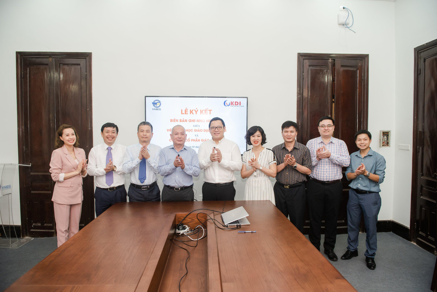 Đại biểu tham dự lễ ký Biên bản hợp tác.