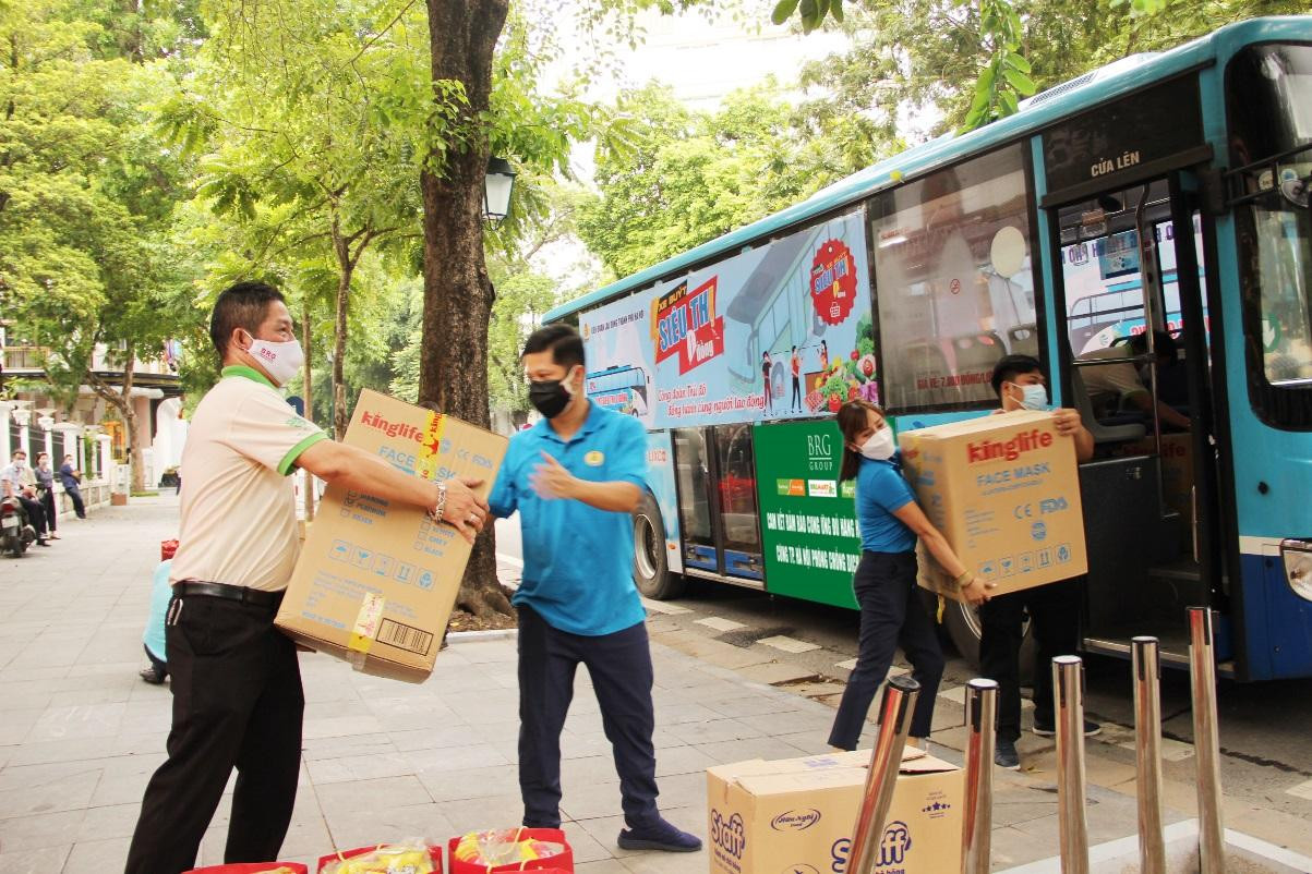 Những chuyến xe nghĩa tình mùa COVID-19