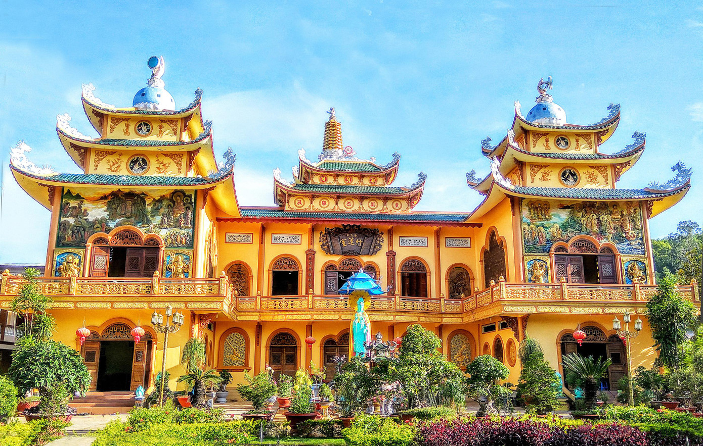 Chánh điện chùa Phương Liên Tịnh Xứ Chánh điện chùa Phương Liên Tịnh Xứ