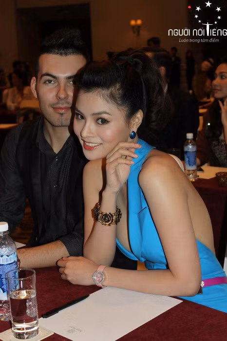 Vũ Thu Phương cùng Huy Khánh Cùng bạn nhảy của mình