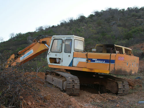 Sườn núi phía Bắc đã được san ủi