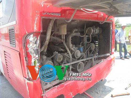 [CẬN CẢNH] Ba ô tô va chạm liên hoàn trên cao tốc Pháp Vân ảnh 3