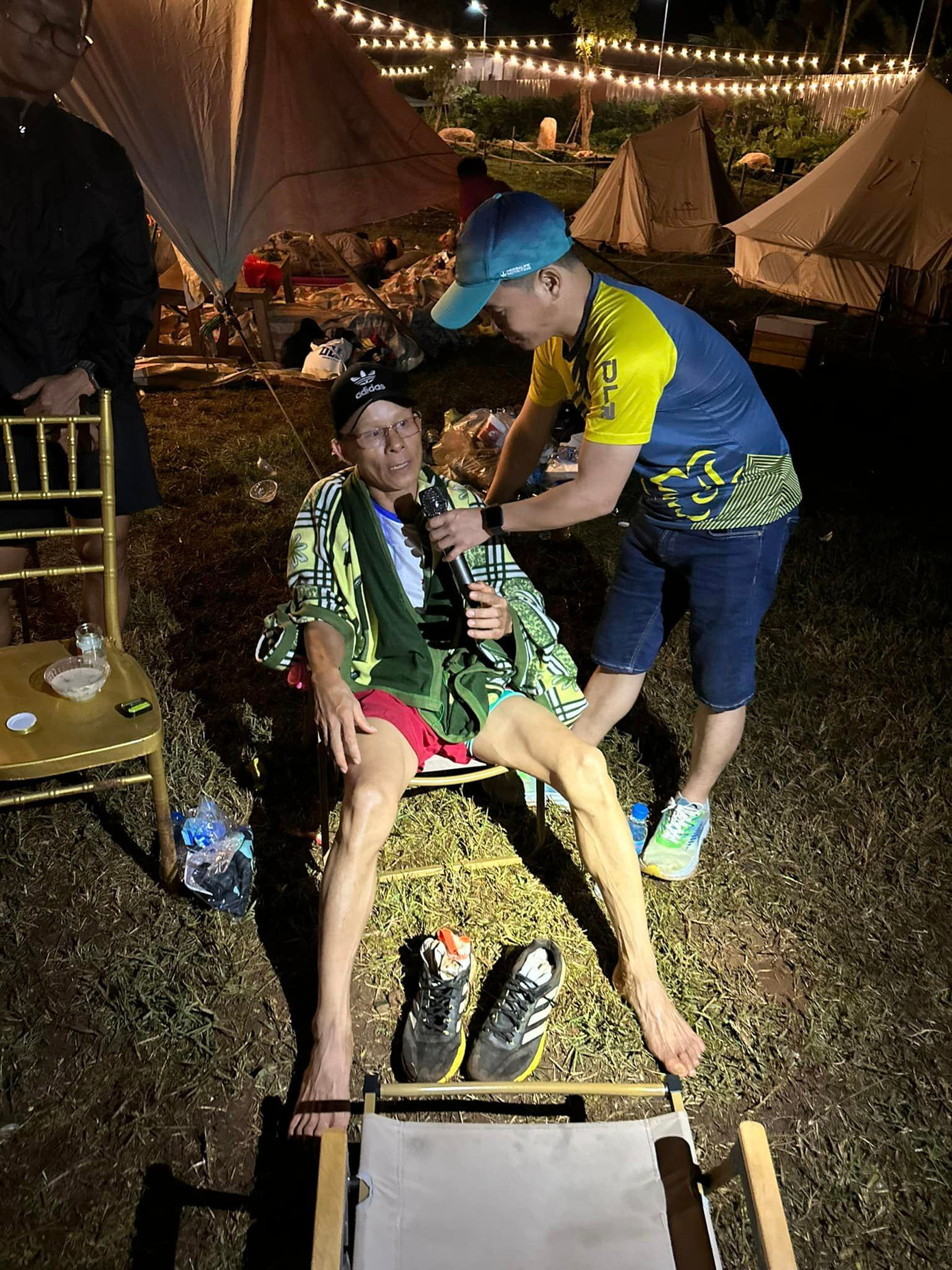 Runner Phan Văn Khương chia sẻ với ban tổ chức về trải nghiệm đáng nhớ Runner Phan Văn Khương chia sẻ với ban tổ chức về trải nghiệm đáng nhớ