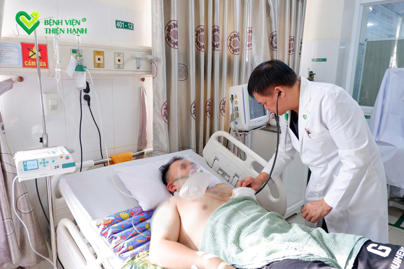 Bệnh nhân đang được theo dõi, chăm sóc tại bệnh viện Bệnh nhân đang được theo dõi, chăm sóc tại bệnh viện